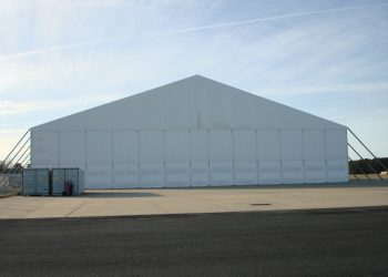 Liels tents angārds iznomatelti.lv